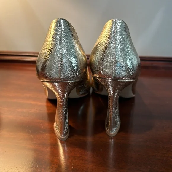 NWOT ShuShop Metallic Gold Lenoir Heels 9 - Picture 4 of 6
